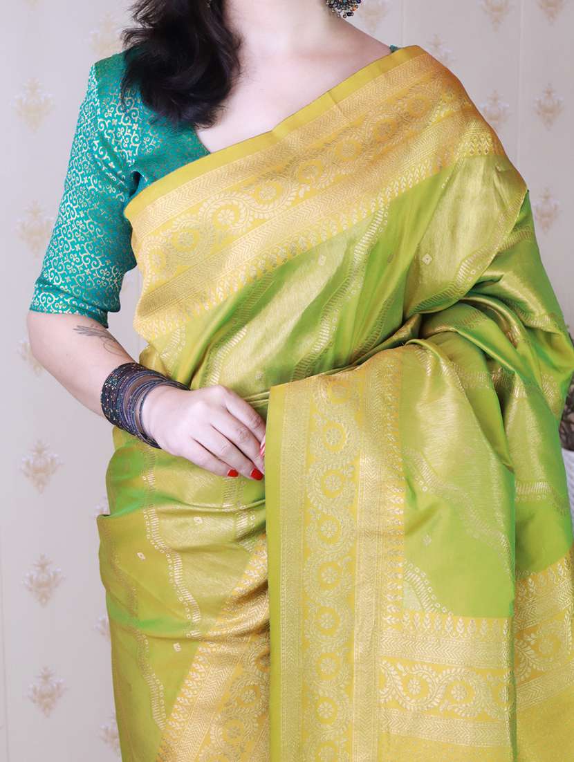 women self design banarasi saree with blouse - 22447559 -  Standard Image - 1