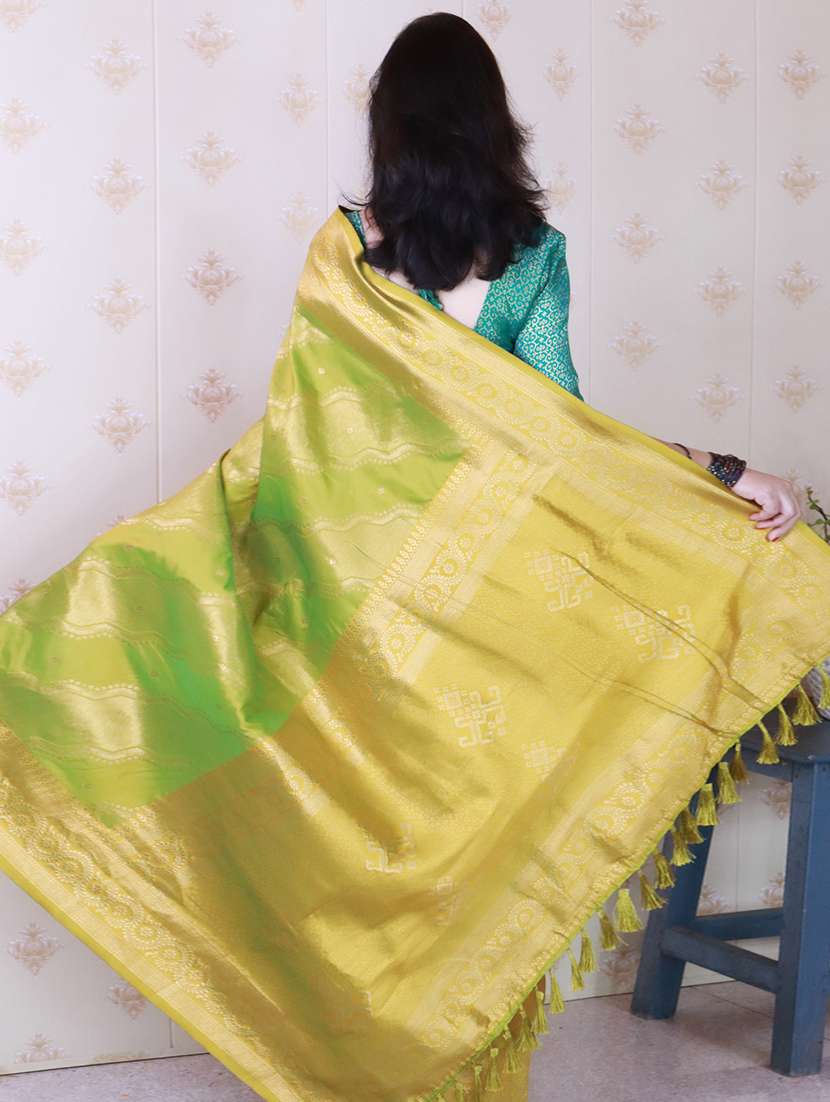 women self design banarasi saree with blouse - 22447559 -  Standard Image - 4