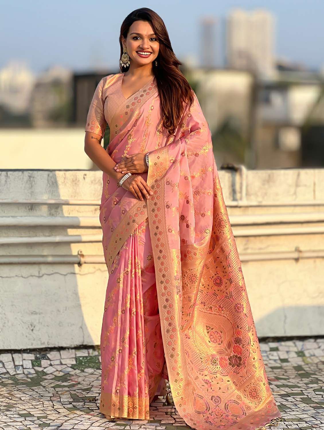women self design banarasi saree with blouse