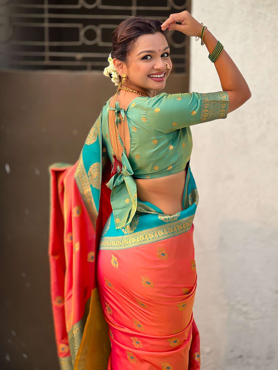 women self design banarasi saree with blouse - 22447770 -  Standard Image - 4