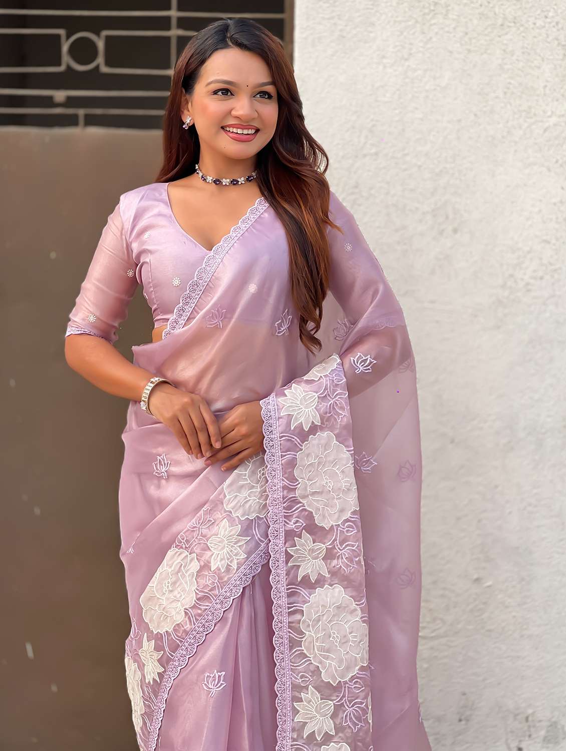 women solid with bordered saree with blouse - 22447861 -  Standard Image - 1
