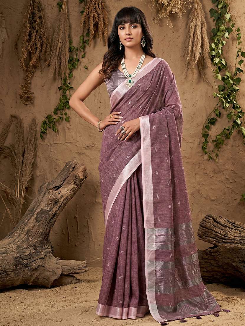 women self design handloom saree with blouse
