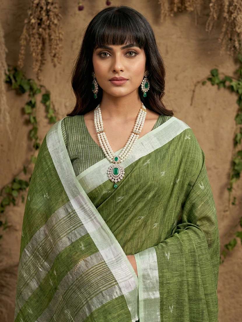 women self design handloom saree with blouse - 22447912 -  Standard Image - 1