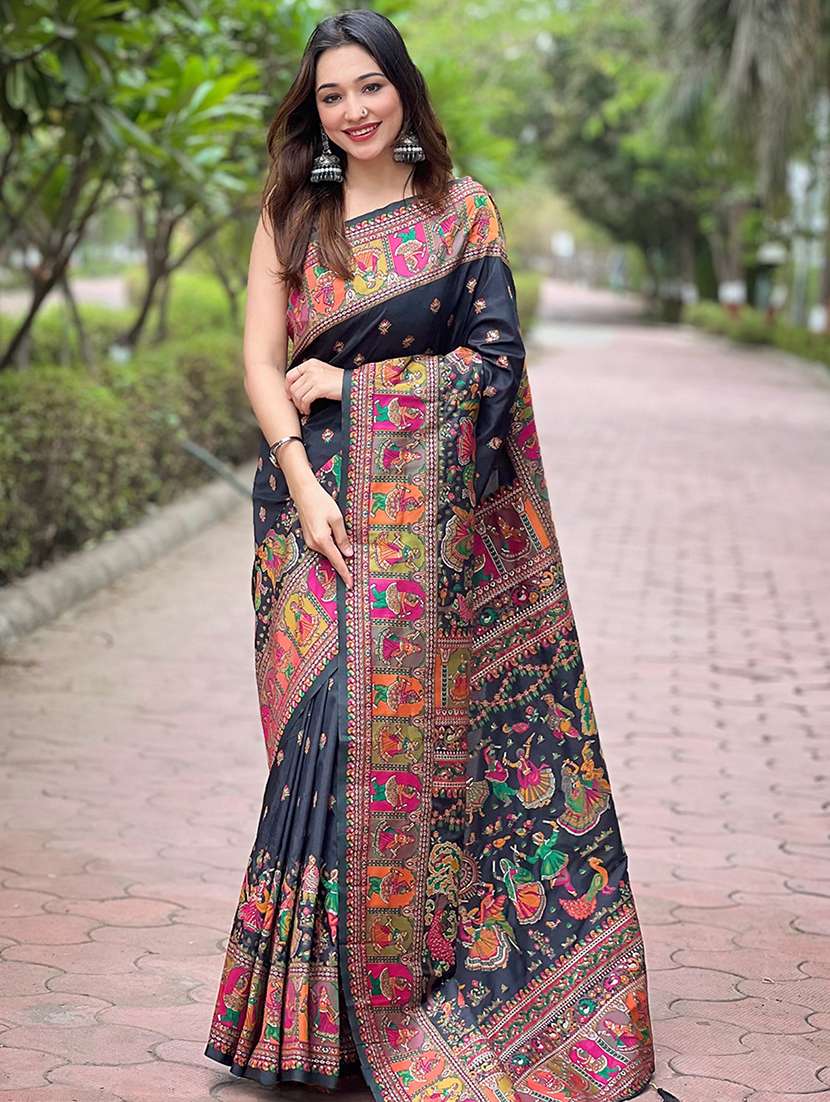 women self design banarasi saree with blouse