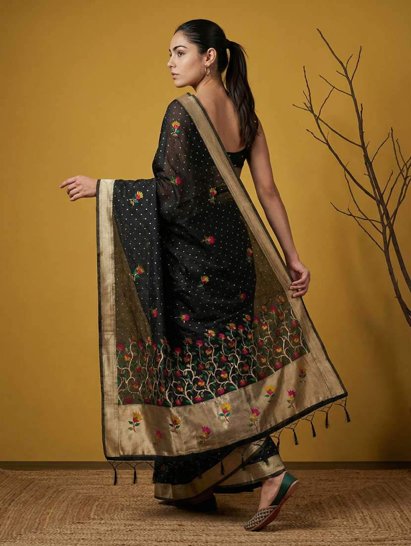 women self design jamdani saree with blouse - 22448849 -  Standard Image - 4
