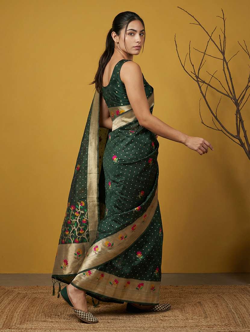 women self design bordered saree with blouse - 22448852 -  Standard Image - 4