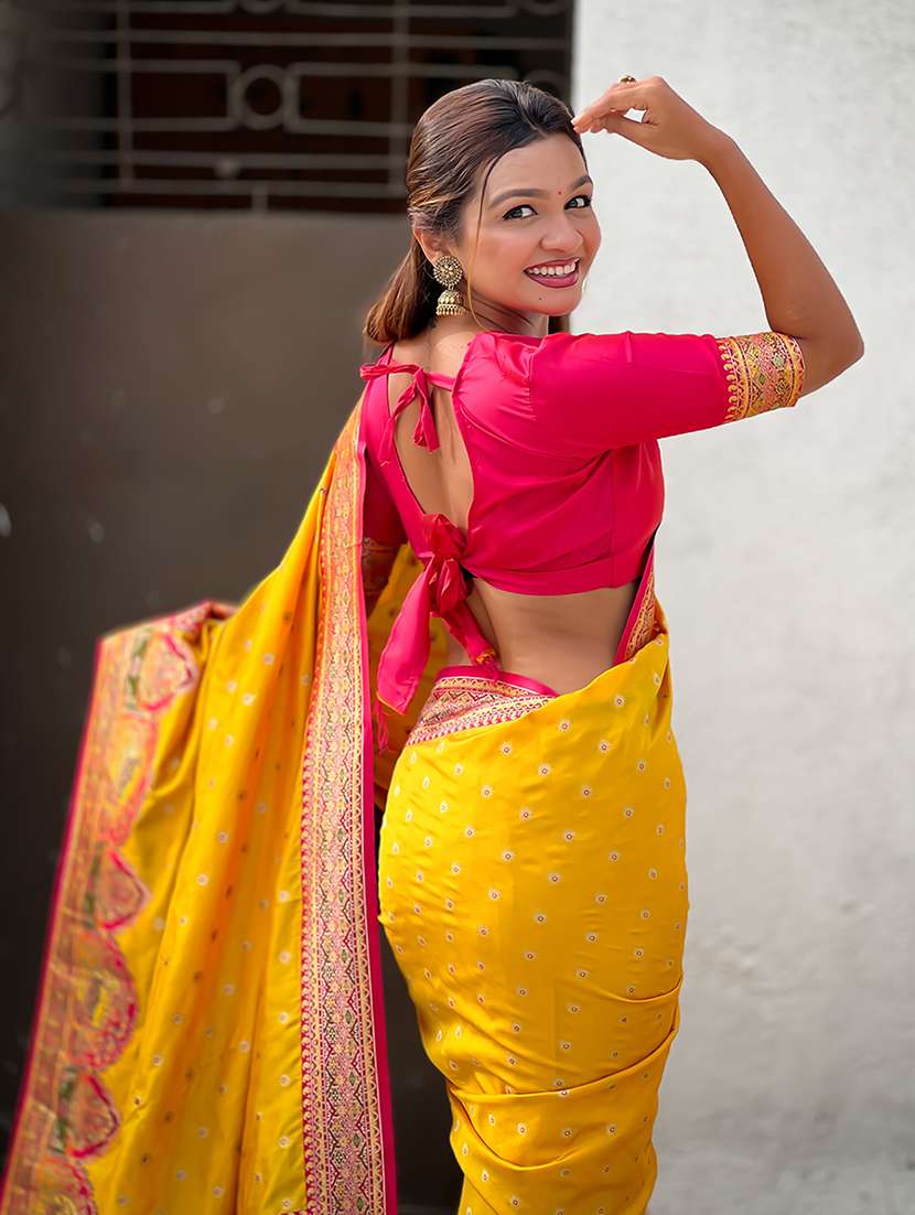 women self design bordered saree with blouse - 22448894 -  Standard Image - 4