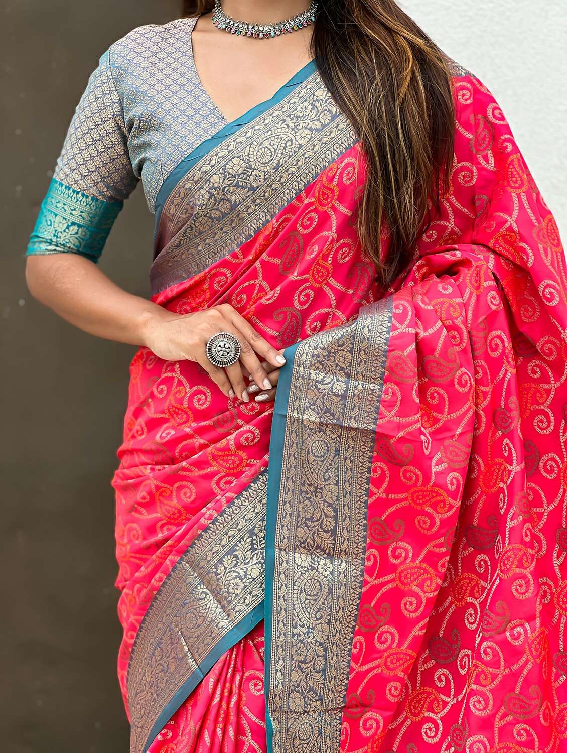 women bandhani patola saree with blouse - 22448914 -  Standard Image - 1