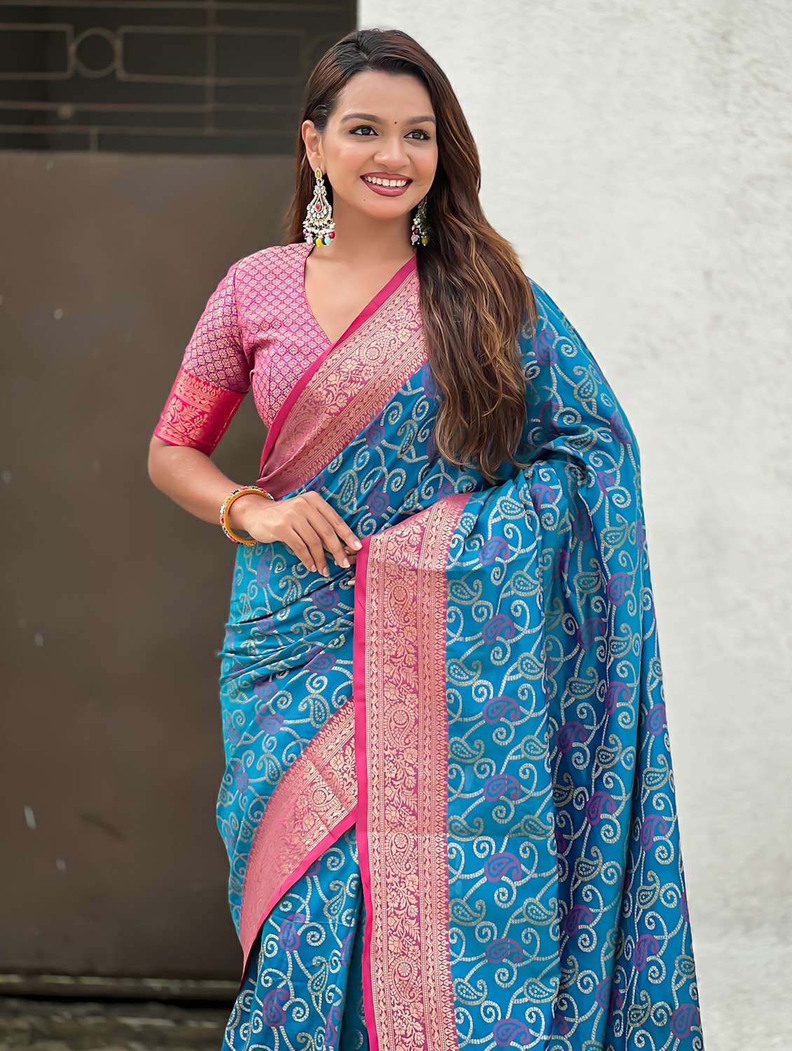 women bandhani patola saree with blouse - 22448915 -  Standard Image - 1