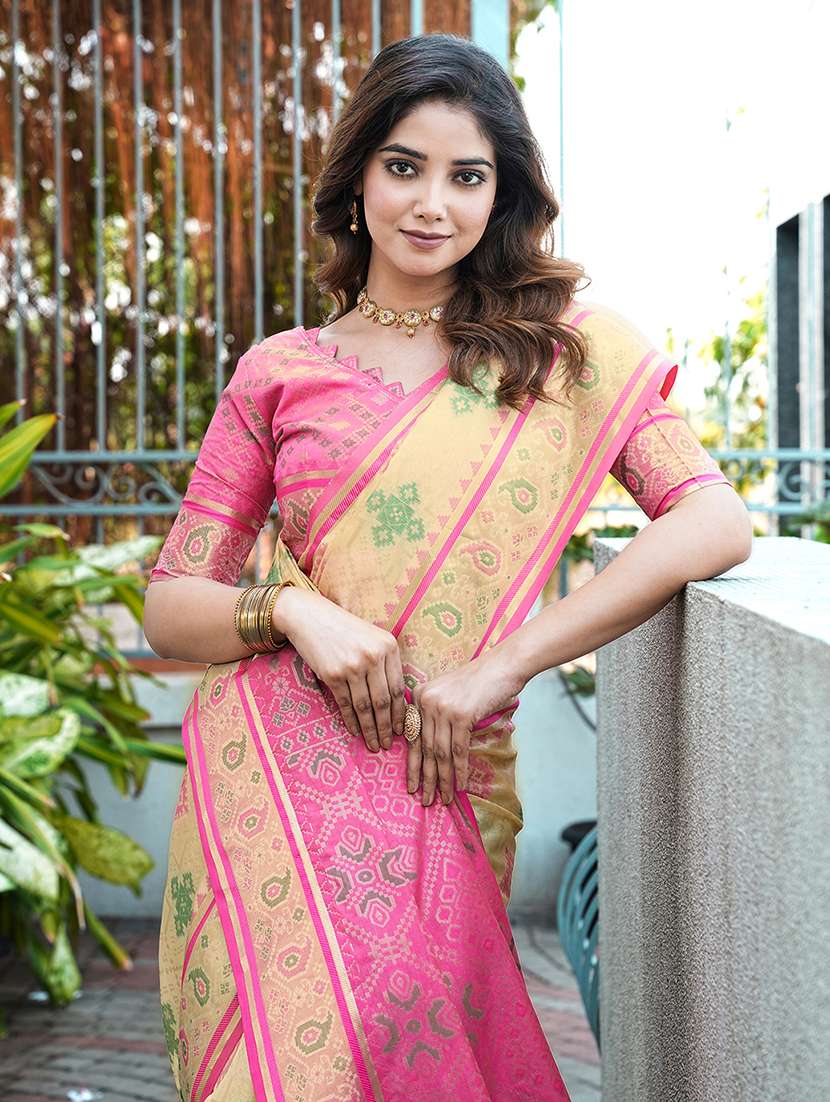 women self design bordered saree with blouse - 22448944 -  Standard Image - 1