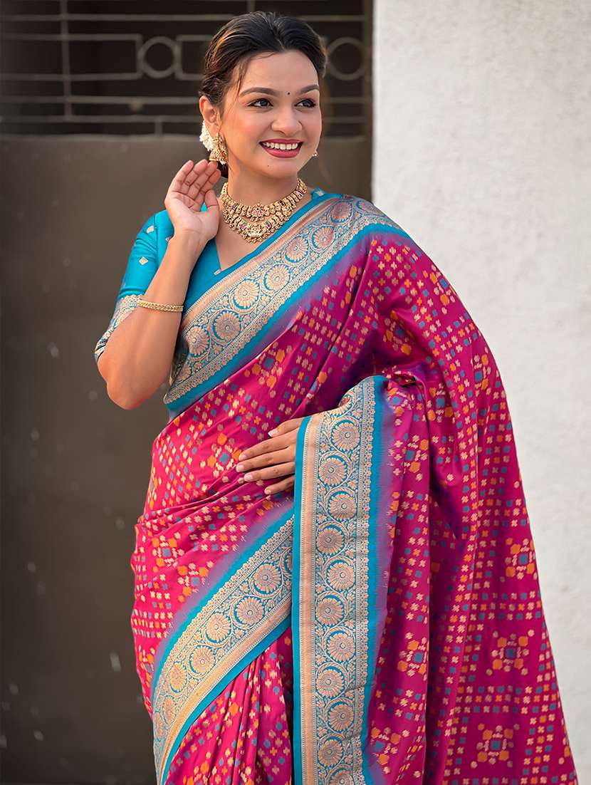 women self design bordered saree with blouse - 22448950 -  Standard Image - 1