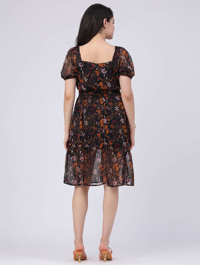women printed puff sleeves tiered dress - 22449383 -  Standard Image - 4