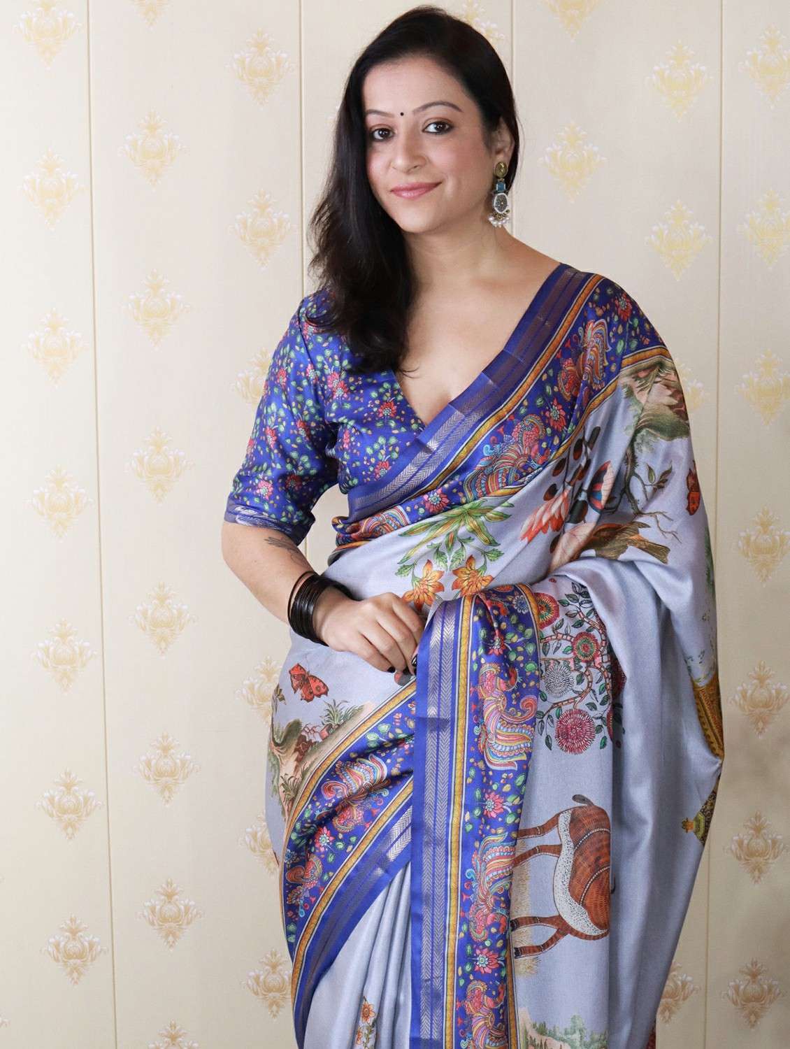 women printed casual wear saree with blouse - 22449702 -  Standard Image - 1