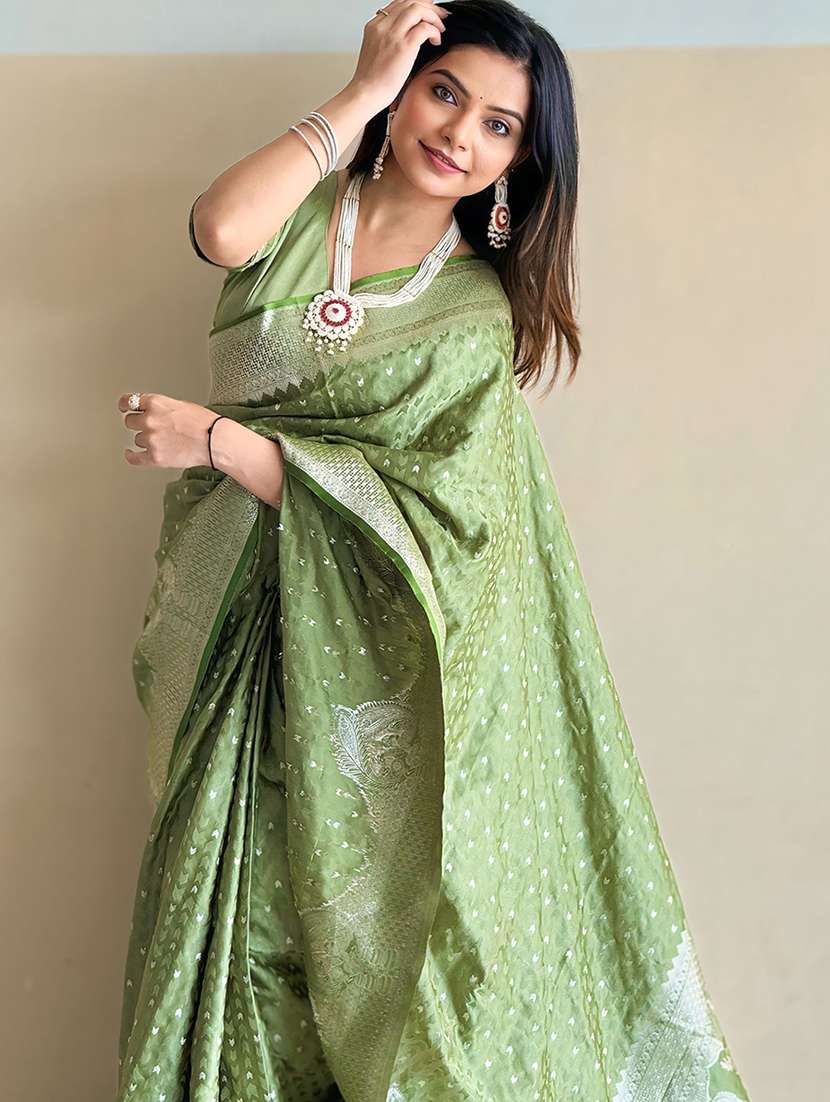 women self design banarasi saree with blouse - 22449823 -  Standard Image - 1