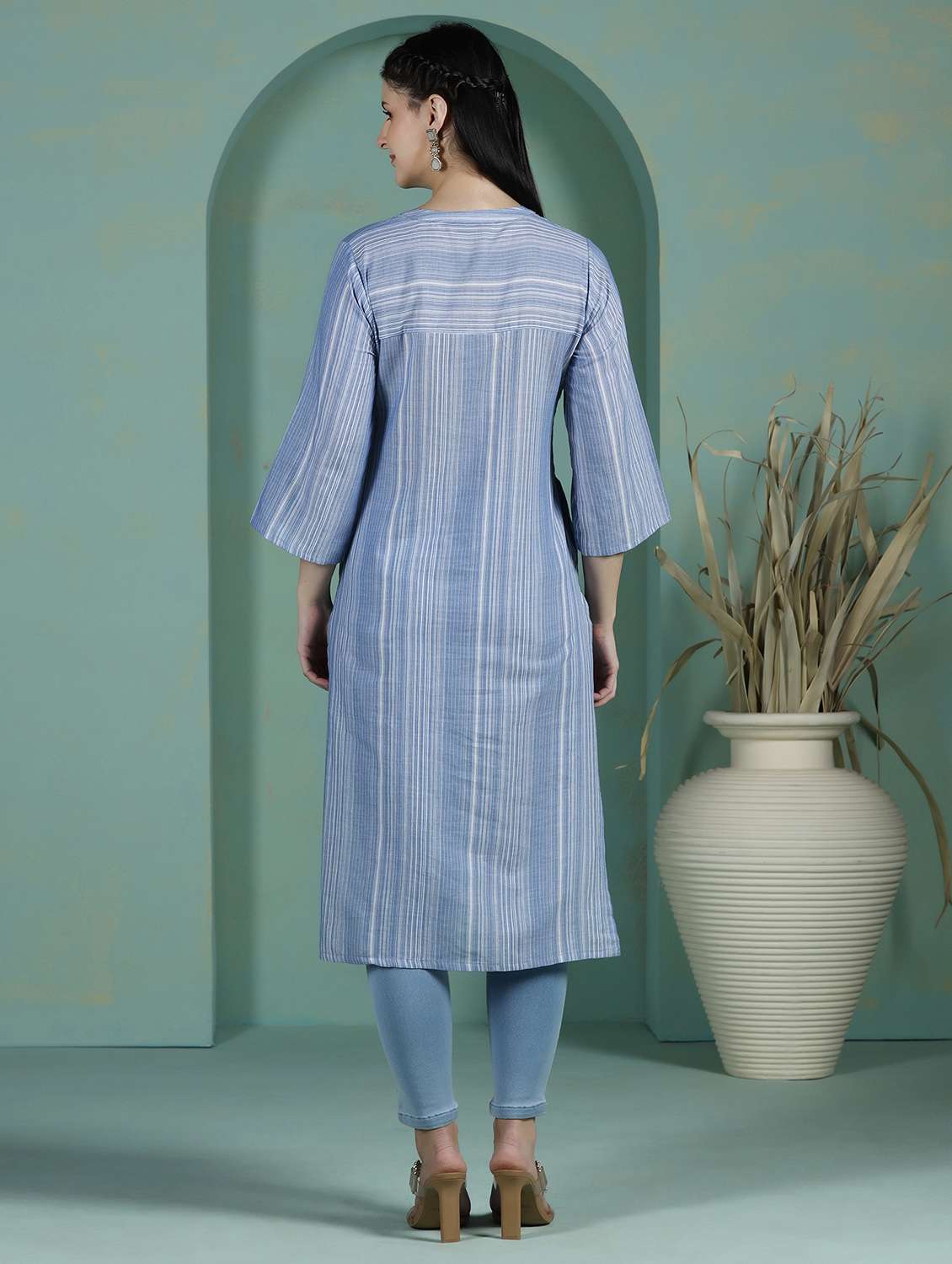  women blue cotton straight kurta - 22449903 -  Standard Image - 4