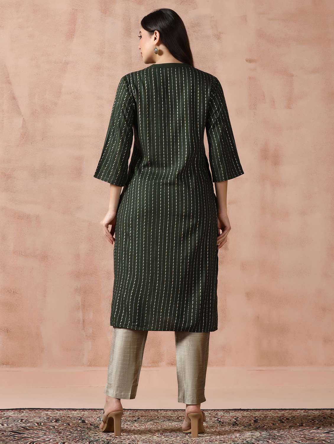  women green rayon straight kurta - 22449911 -  Standard Image - 4