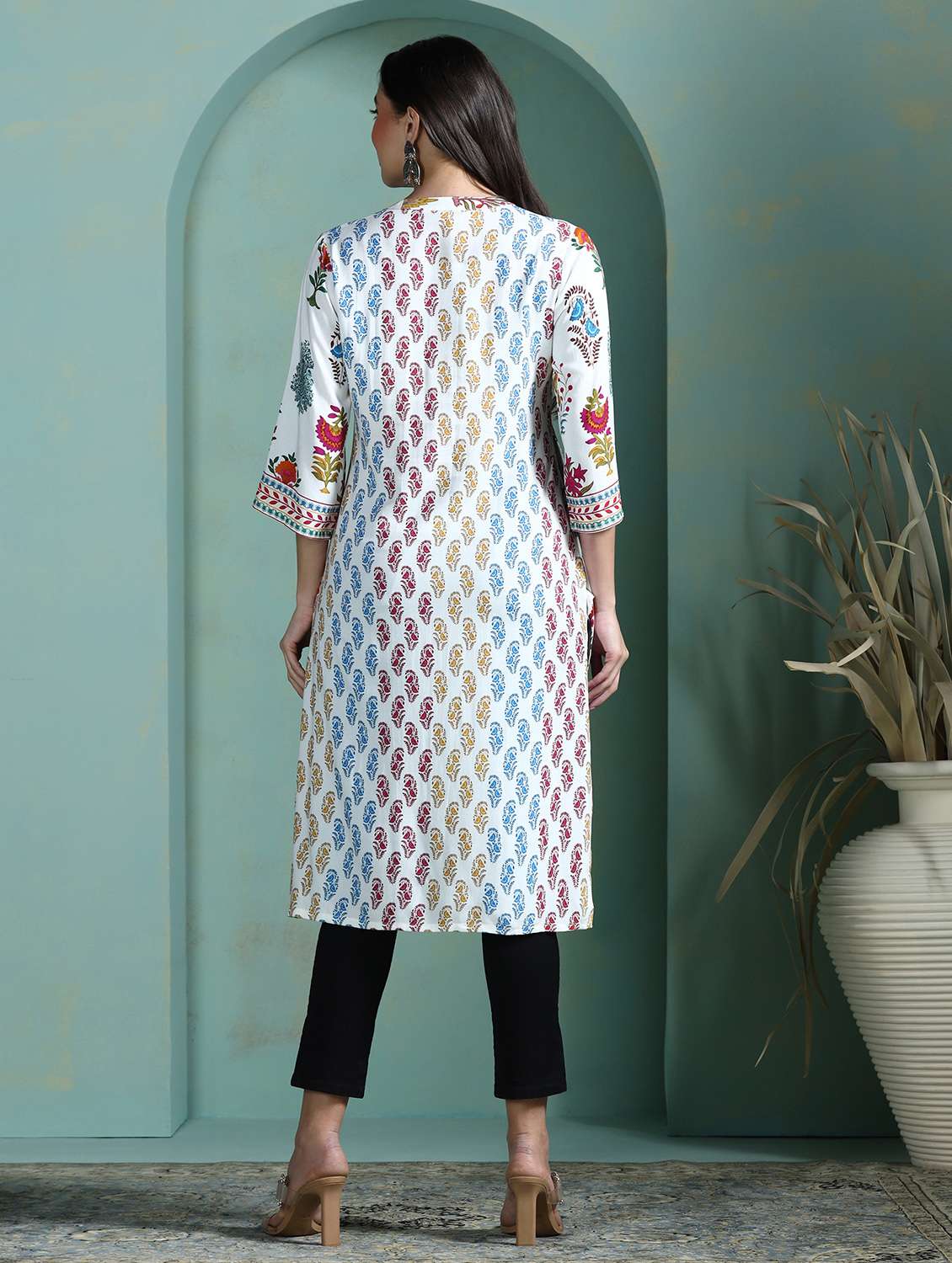 women off white rayon straight kurta - 22449919 -  Standard Image - 4