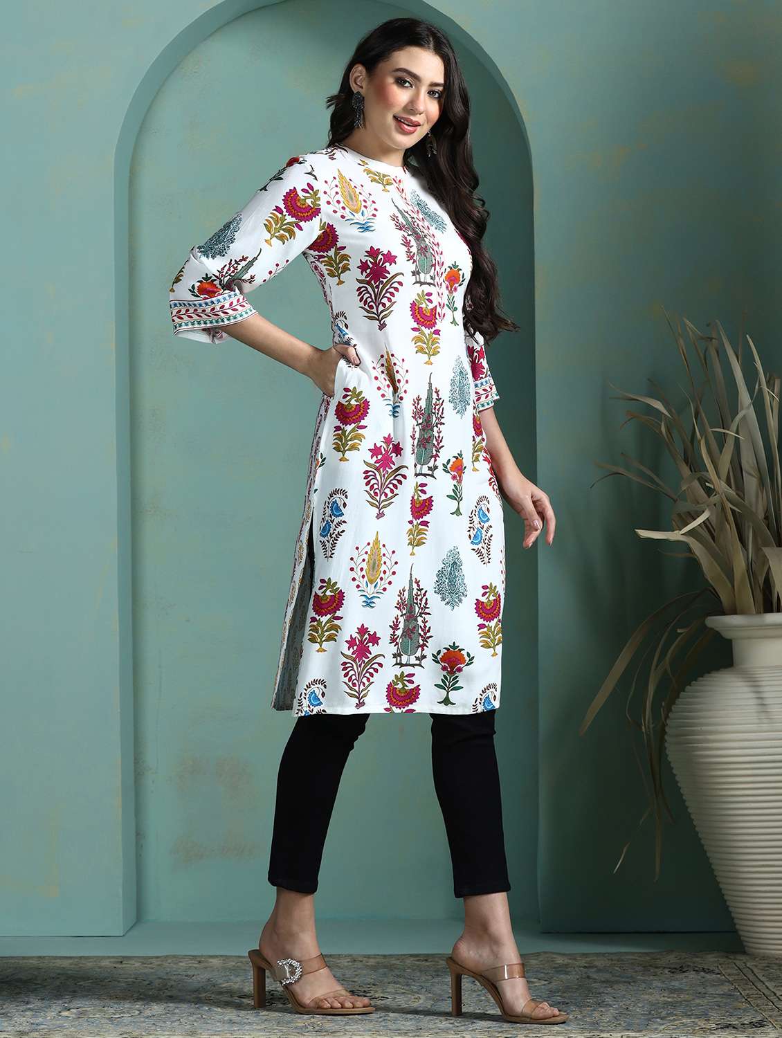  women off white rayon straight kurta - 22449919 -  Standard Image - 6