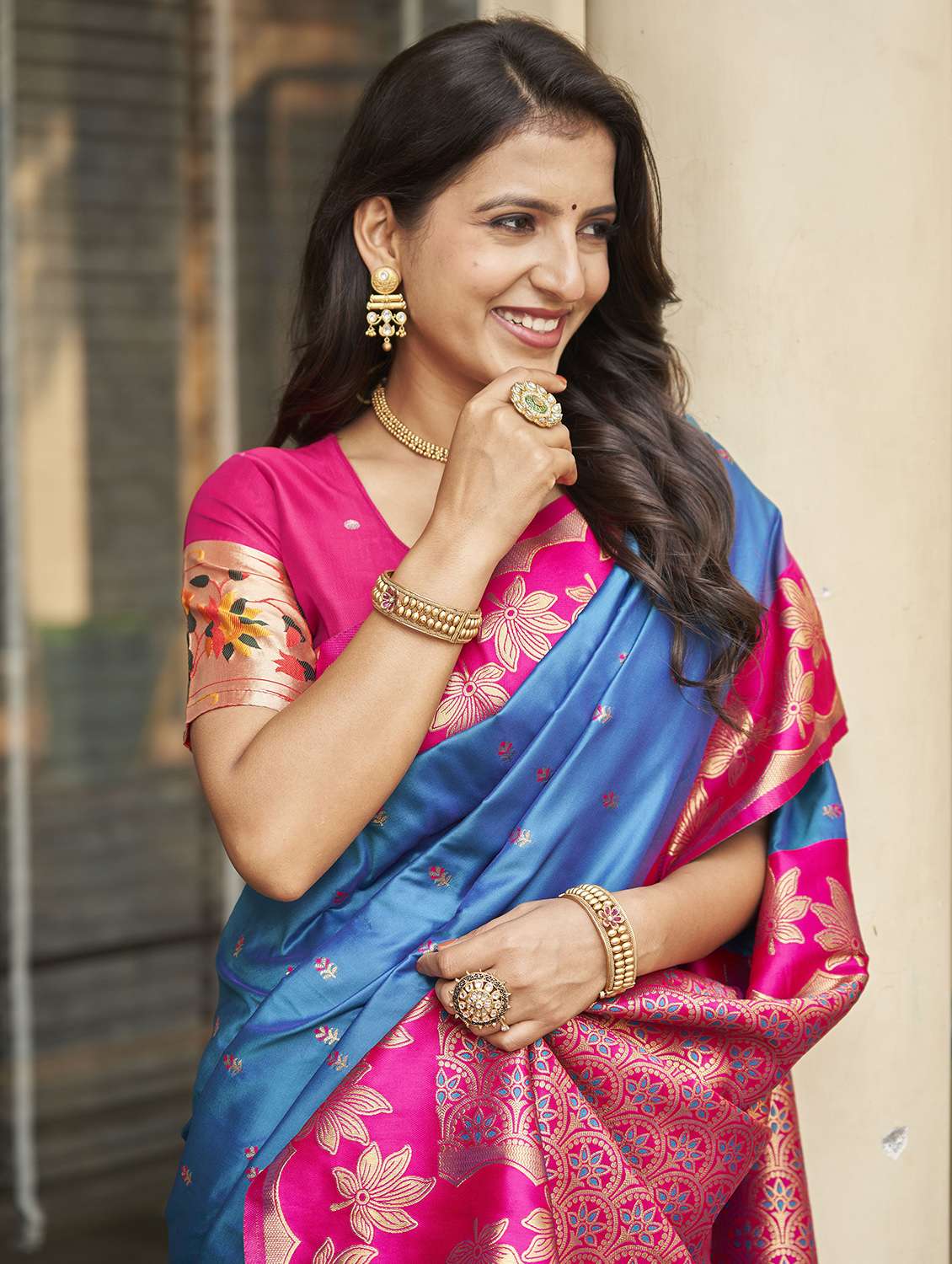 women self design banarasi saree with blouse - 22450353 -  Standard Image - 1