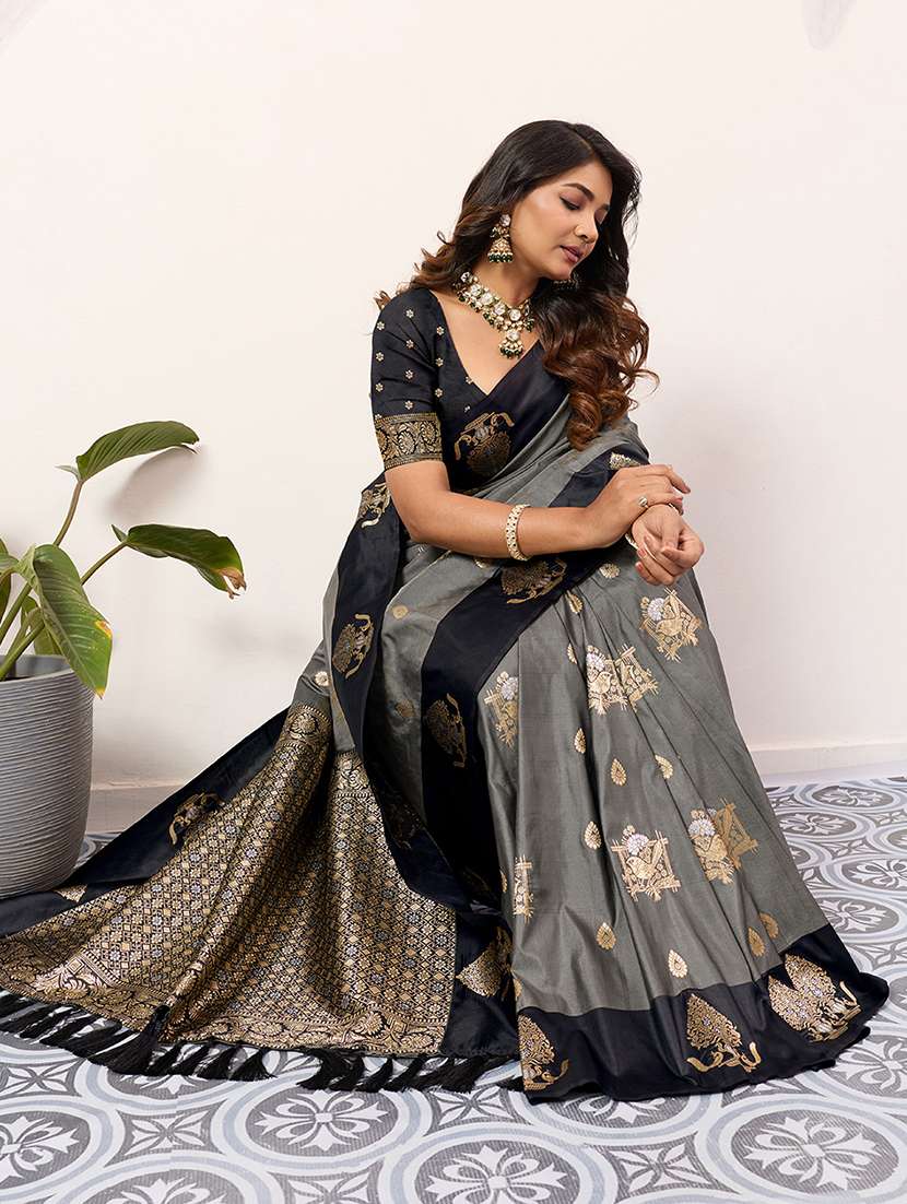 women self design banarasi saree with blouse - 22450857 -  Standard Image - 4