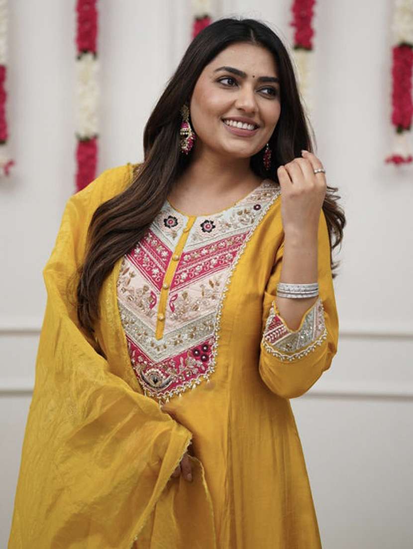 women yellow kurta pant set - 22451484 -  Standard Image - 4