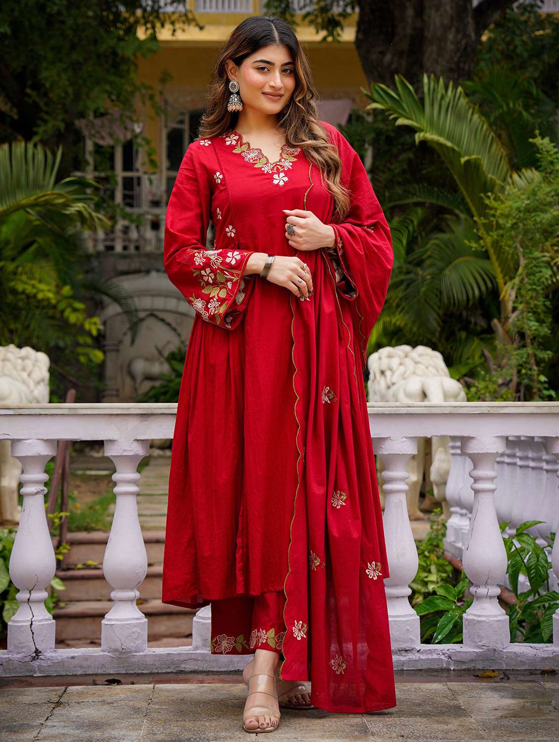 women red floral kurta pant set - 22451865 -  Standard Image - 1