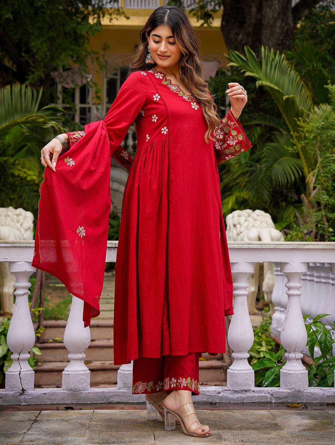 women red floral kurta pant set - 22451865 -  Standard Image - 6
