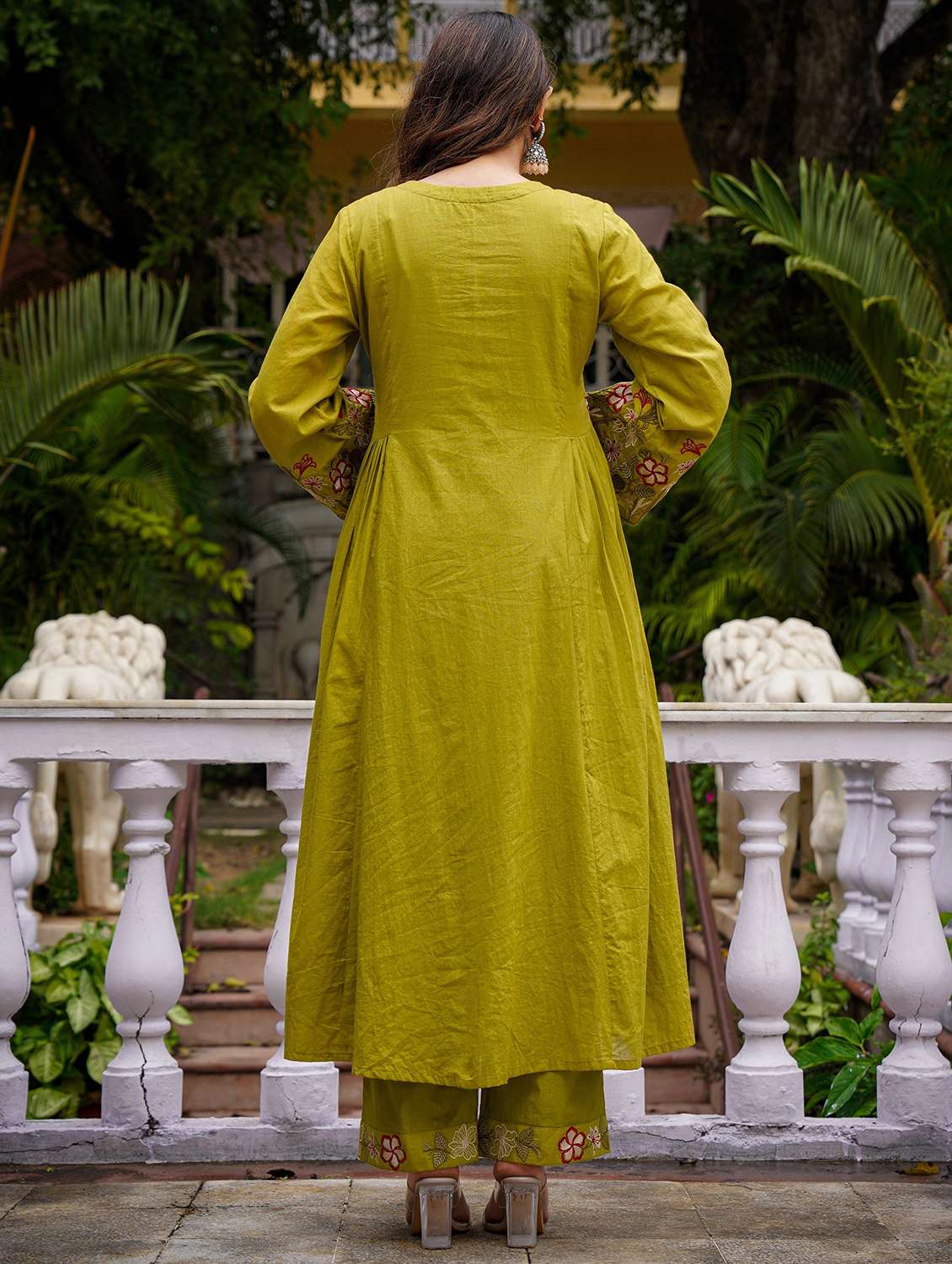 women olive kurta pant set - 22451866 -  Standard Image - 4