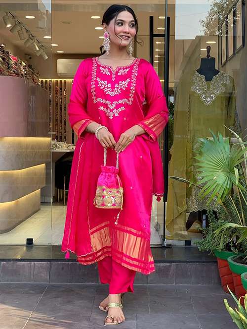 Women Pink Self Design  Kurta Pant Set