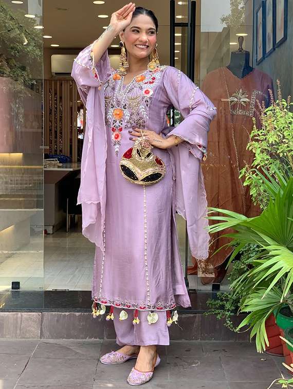 women lavender self design  kurta pant set - 22451876 -  Standard Image - 6