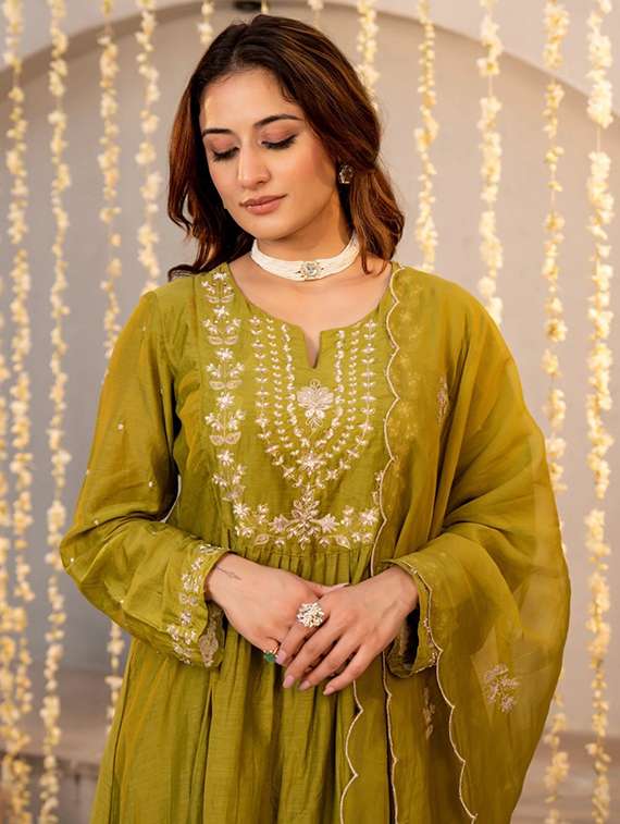 women olive kurta pant set - 22451879 -  Standard Image - 1