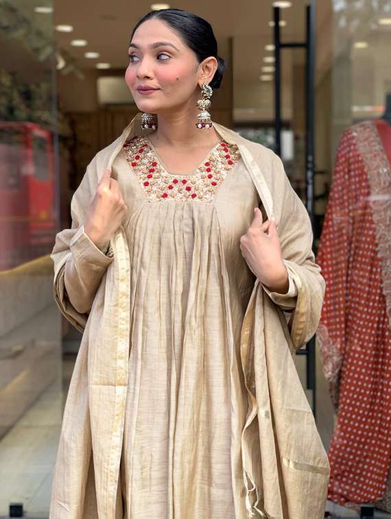 women beige self design kurta pant set - 22451902 -  Standard Image - 1