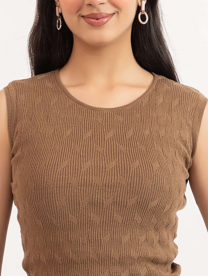 Women Solid Sleeveless Crop T-shirt - 22451922 -  Standard Image - 1