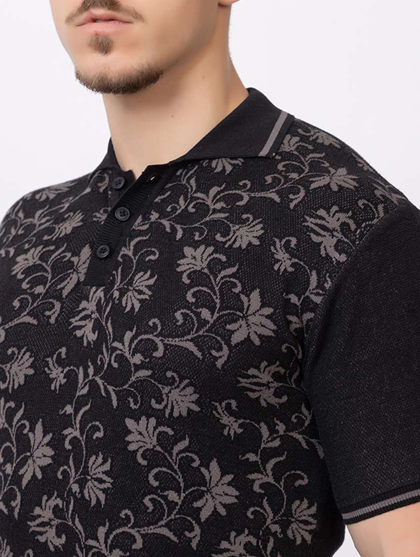 men off white cotton plain t-shirt - 22451952 -  Standard Image - 1