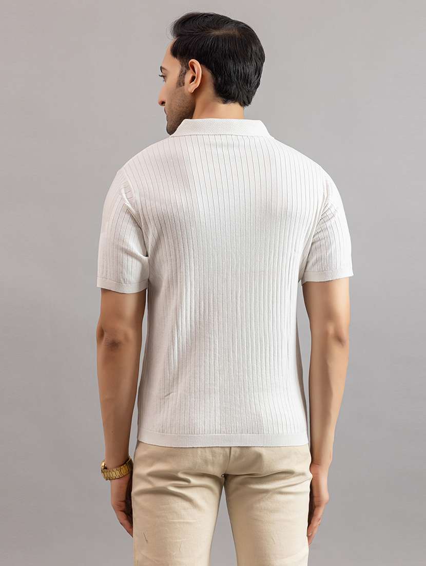 men off white cotton plain t-shirt - 22451985 -  Standard Image - 4