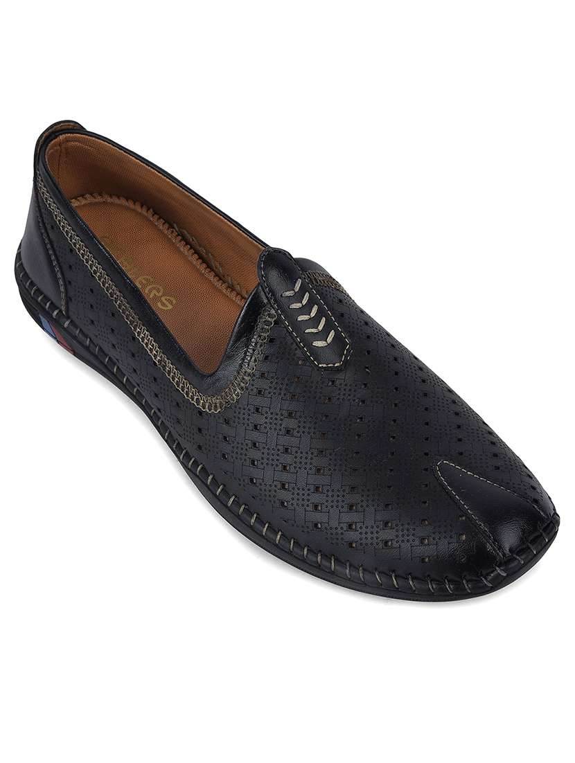 men black slip on jutis - 22452017 -  Standard Image - 1