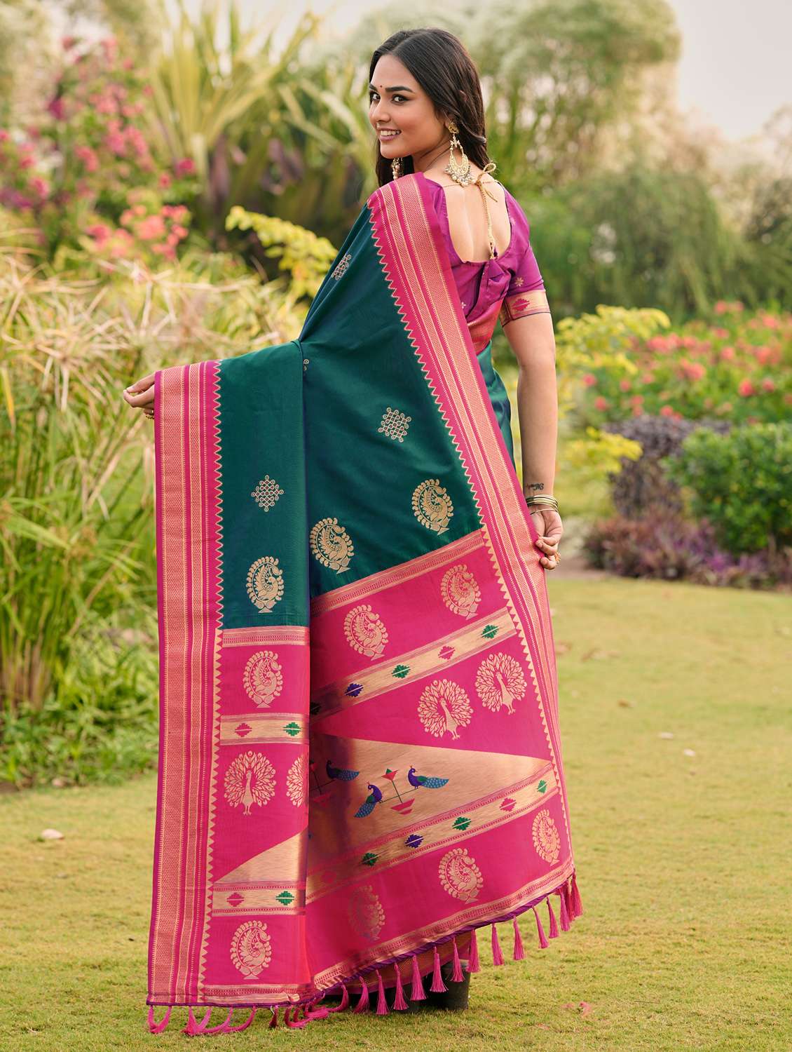 women self design paithani saree with blouse - 22452200 -  Standard Image - 4