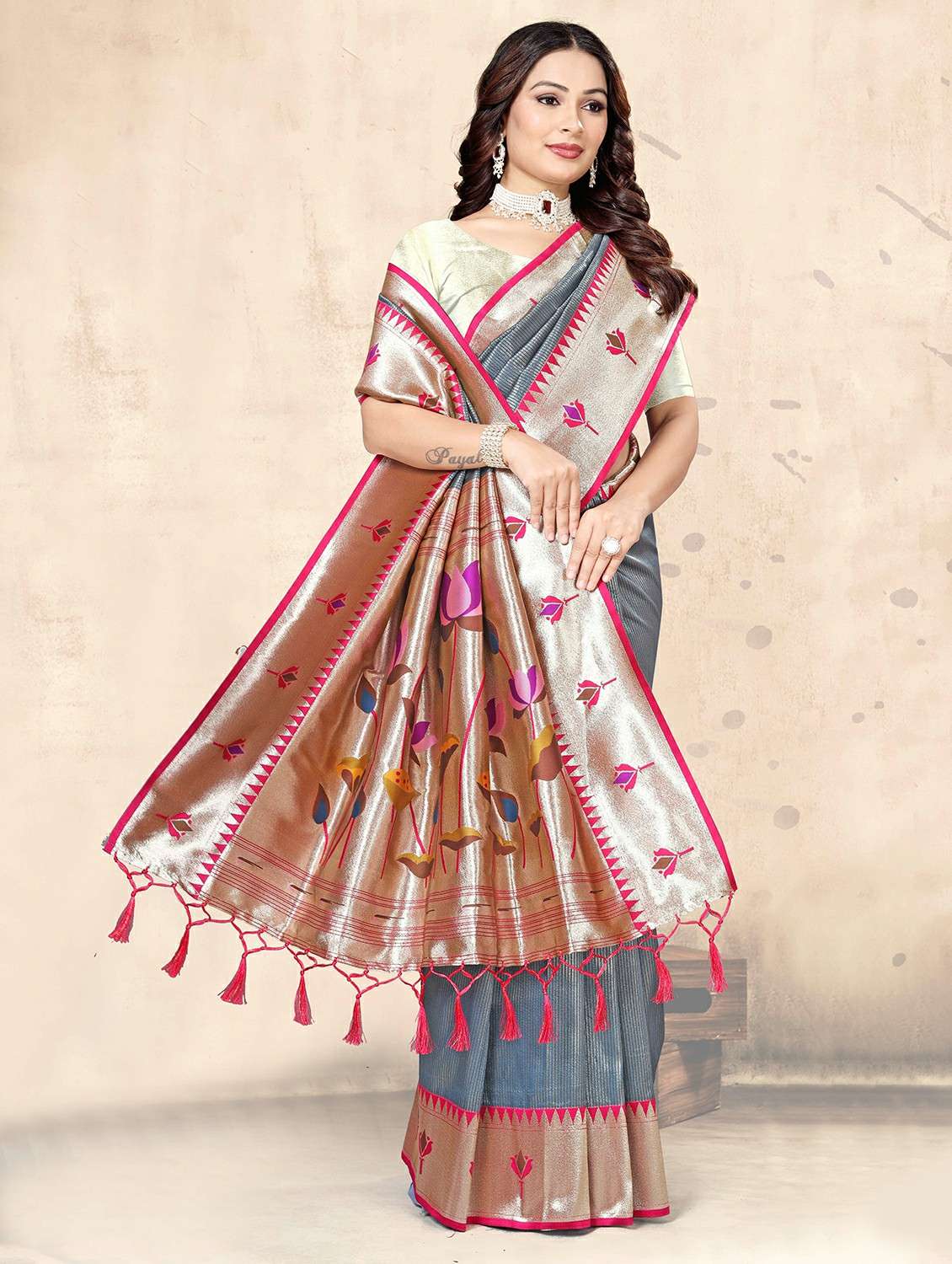 women self design paithani saree with blouse - 22452301 -  Standard Image - 4