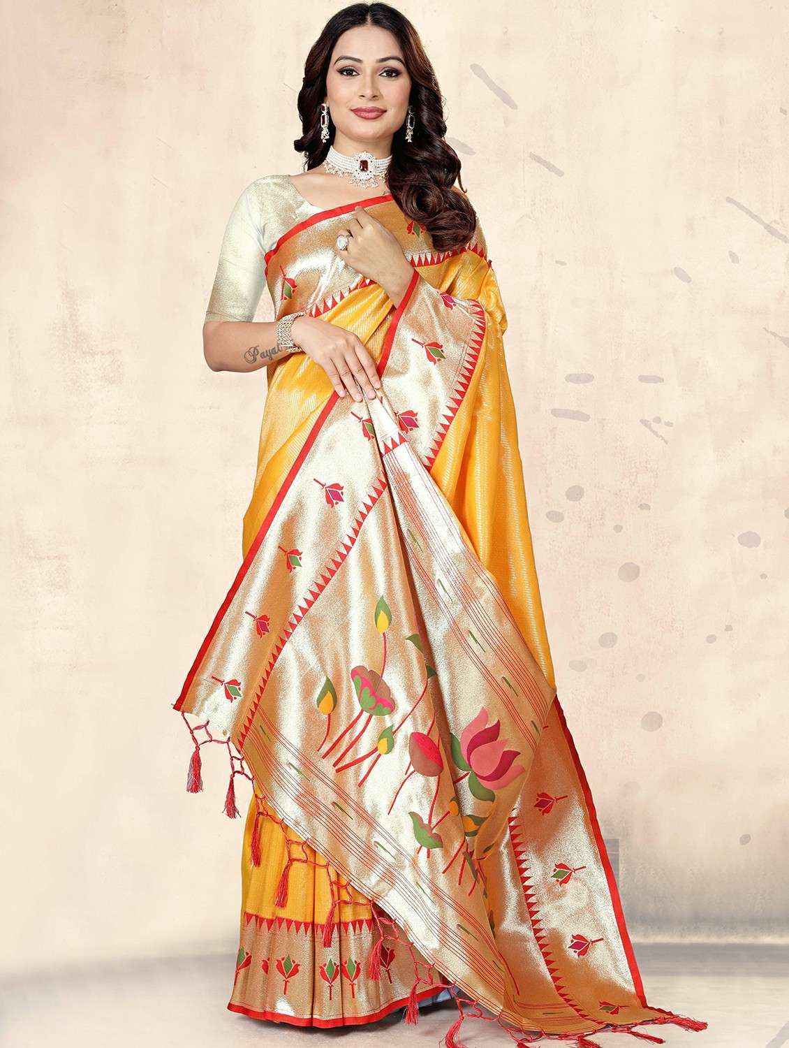 women self design paithani saree with blouse - 22452303 -  Standard Image - 4
