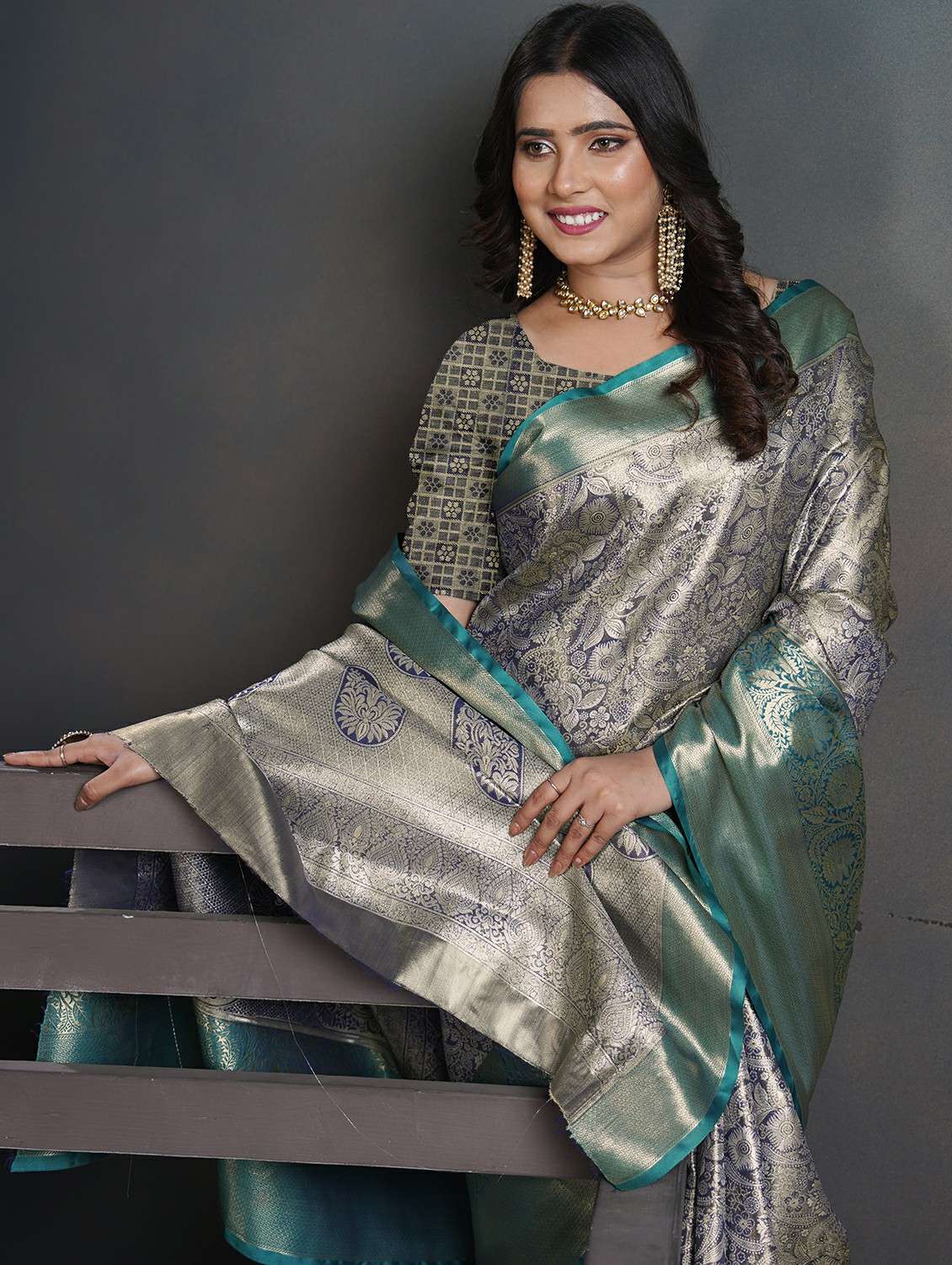 green silk kanjivaram saree with blouse - 22452307 -  Standard Image - 1