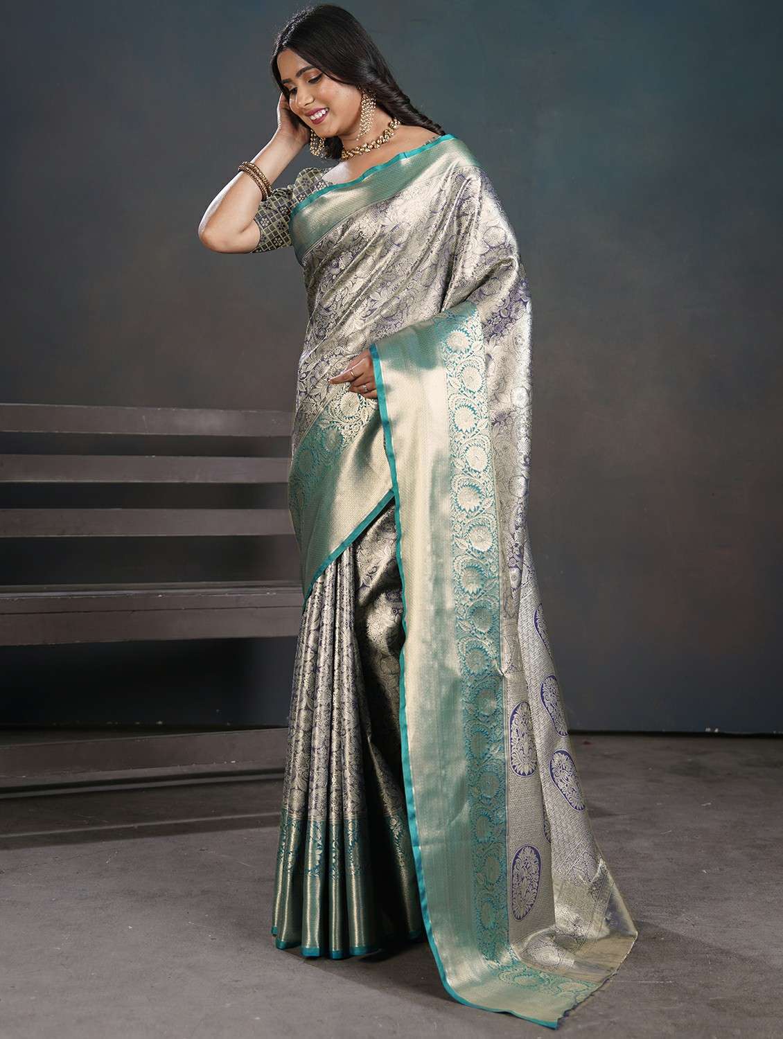 green silk kanjivaram saree with blouse - 22452307 -  Standard Image - 4