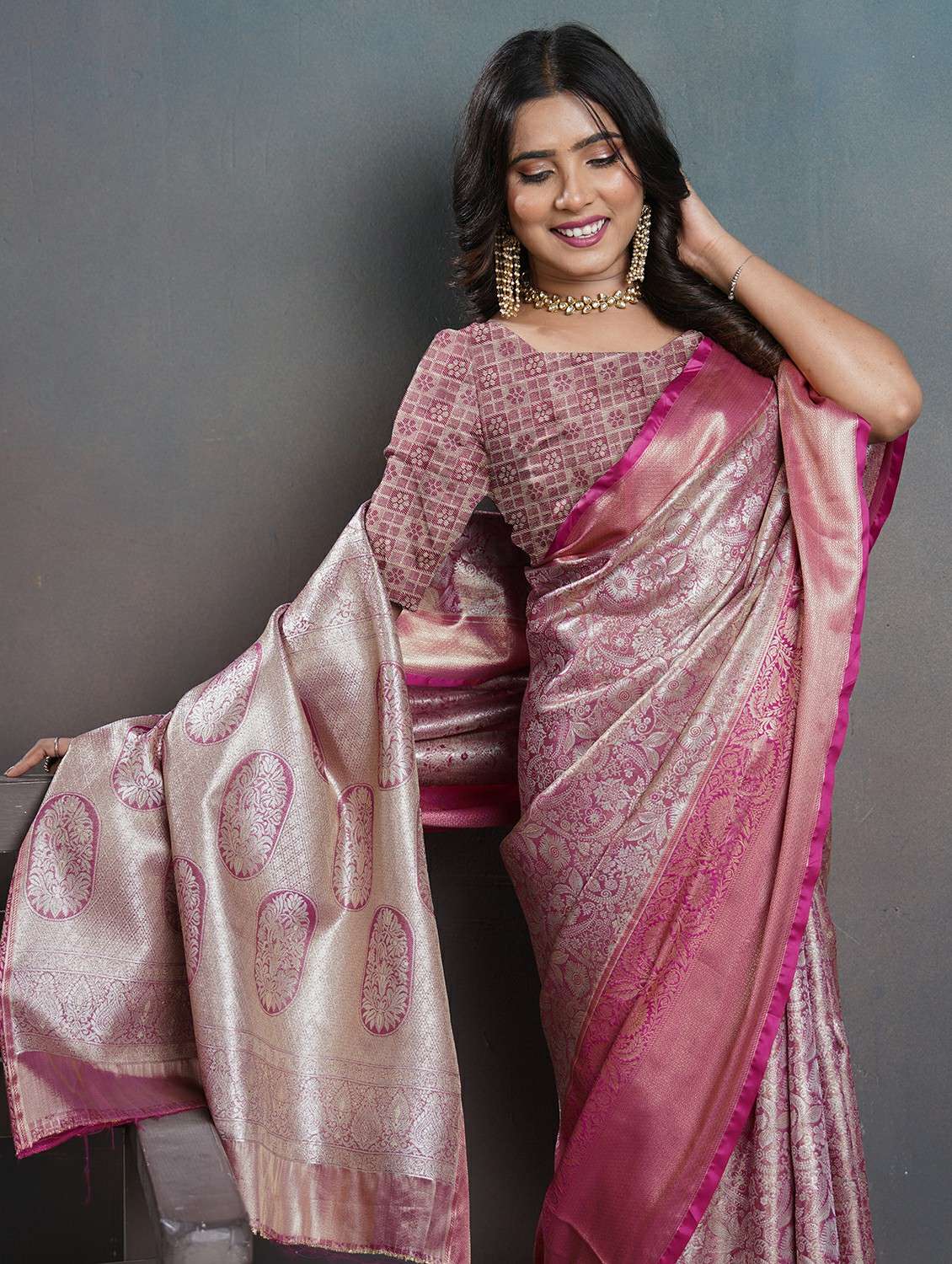 women self design kanjivaram saree with blouse - 22452314 -  Standard Image - 1