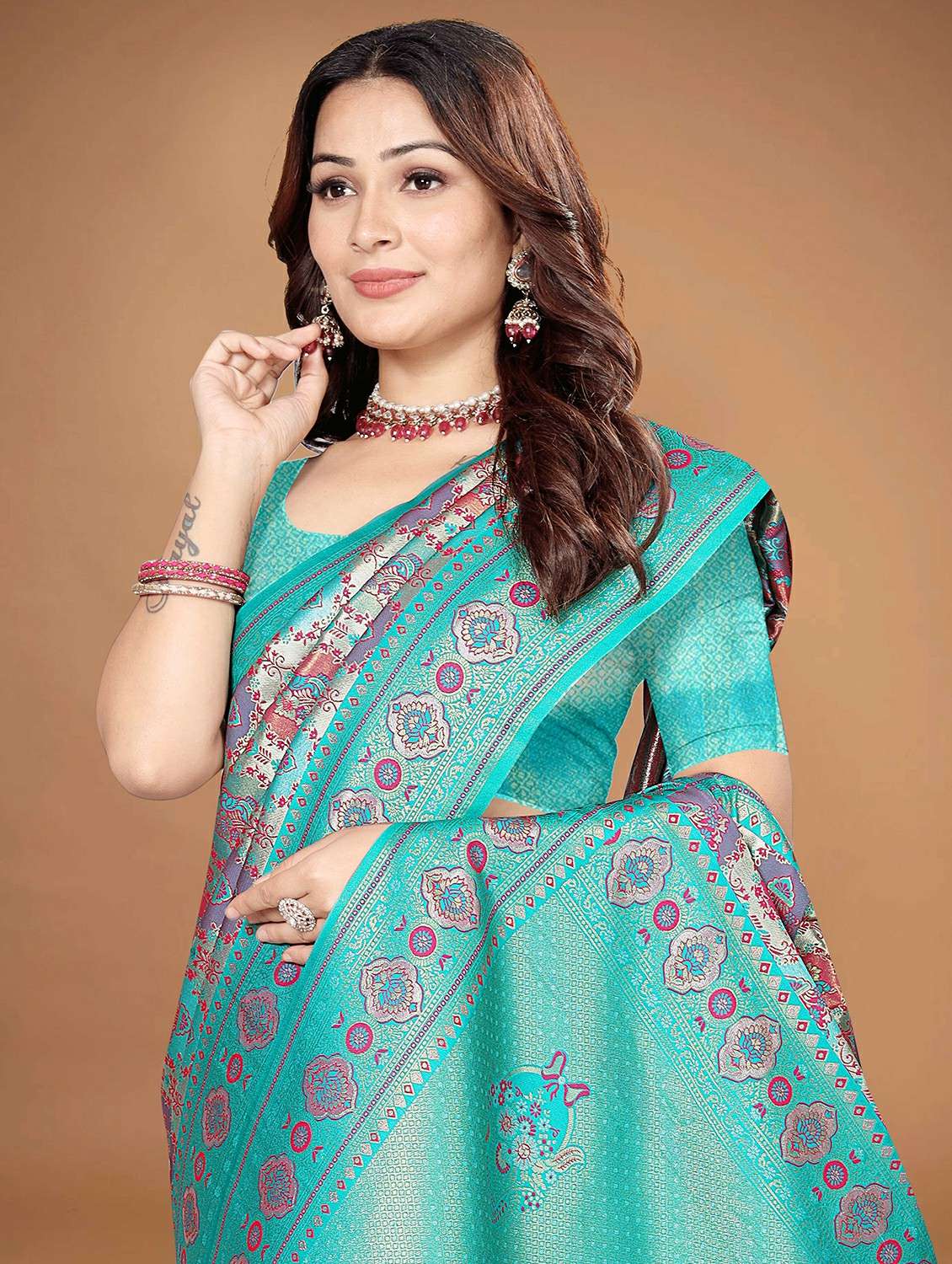 women self design kanjivaram saree with blouse - 22452325 -  Standard Image - 1