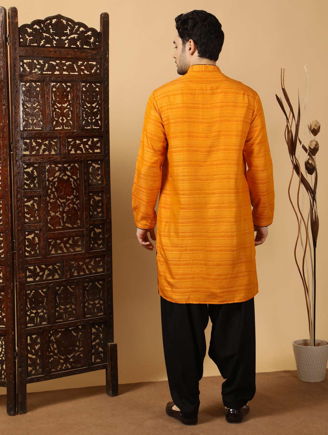 men self design mandarin neck long kurta - 22453155 -  Standard Image - 4