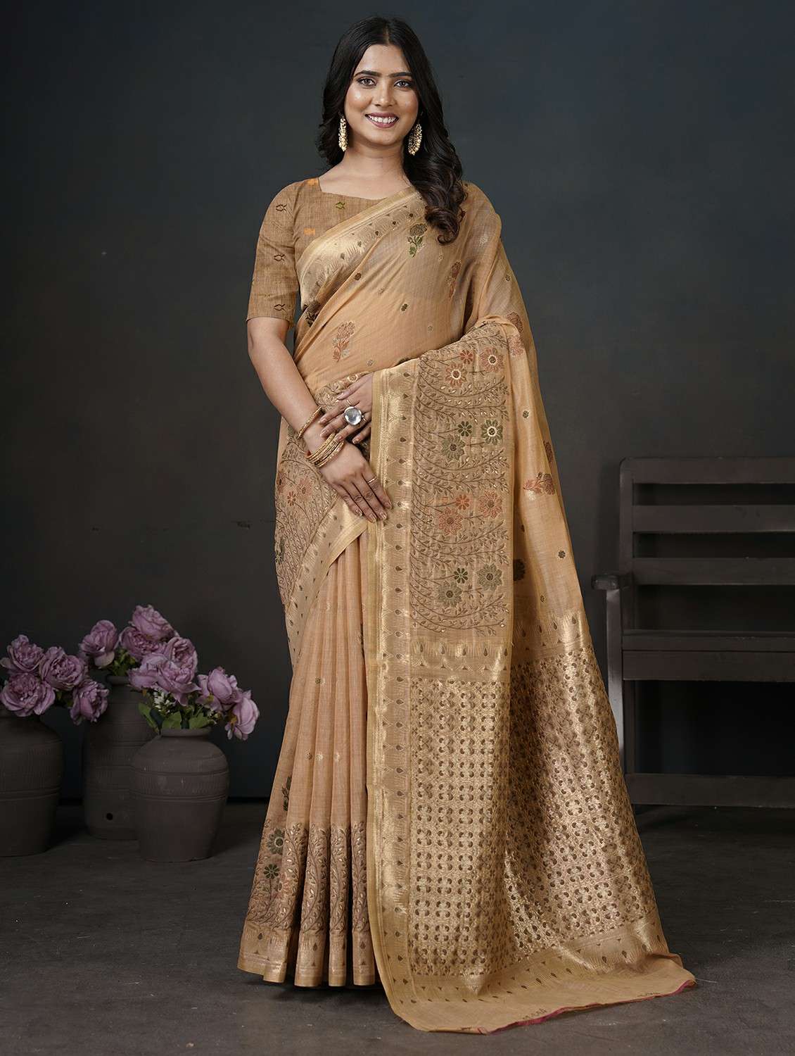 women self design banarasi saree with blouse