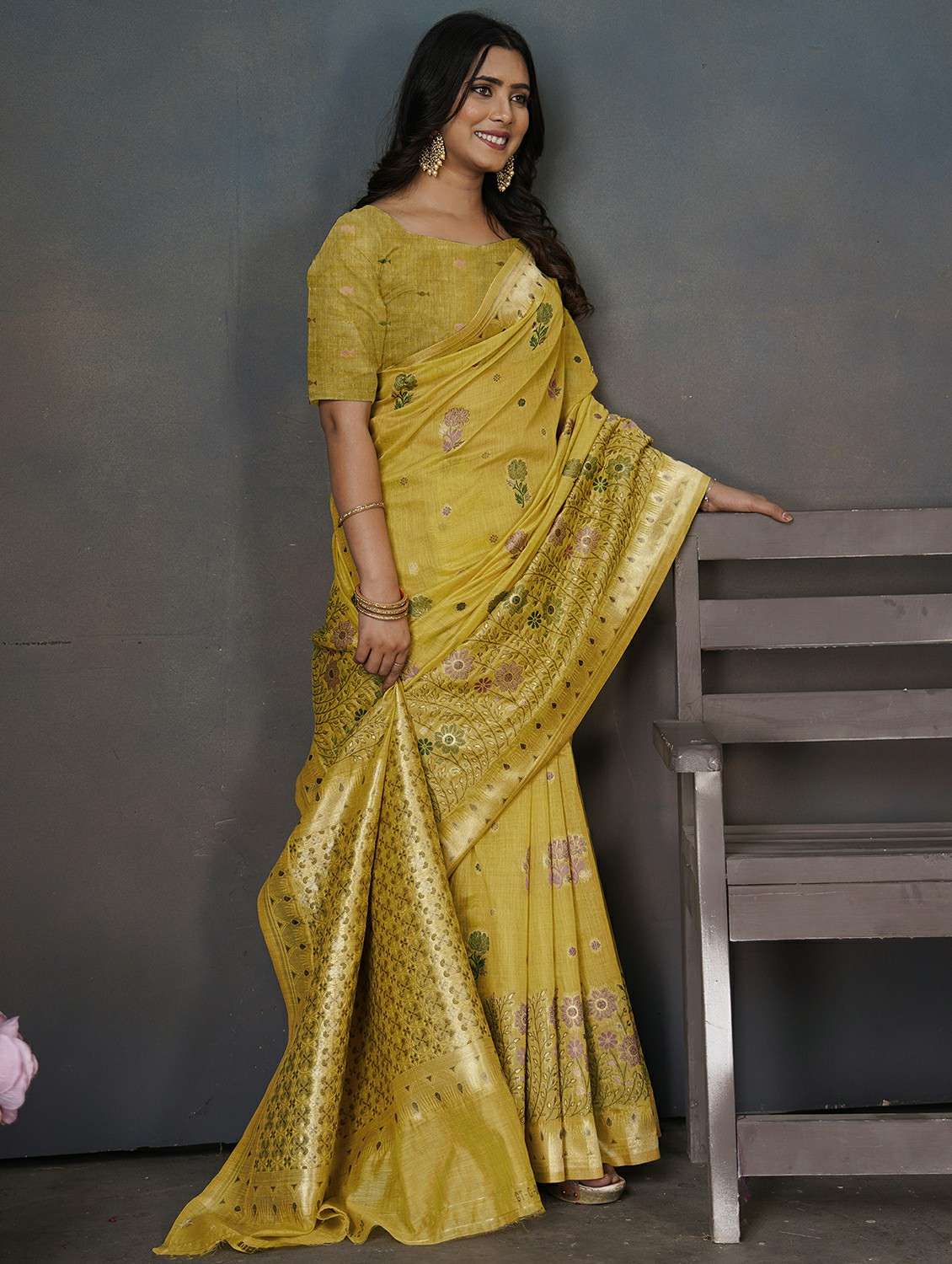 Women Self Design Banarasi Saree With Blouse - 22453679 -  Standard Image - 4
