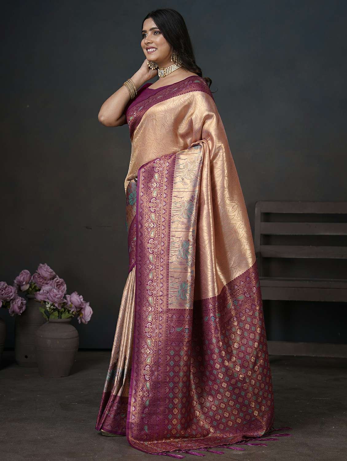 women self design banarasi saree with blouse - 22453693 -  Standard Image - 4