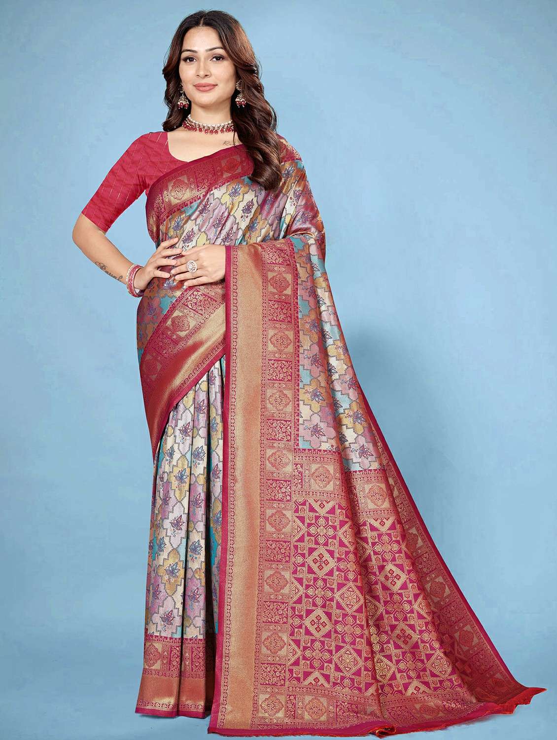 women self design kanjivaram saree with blouse