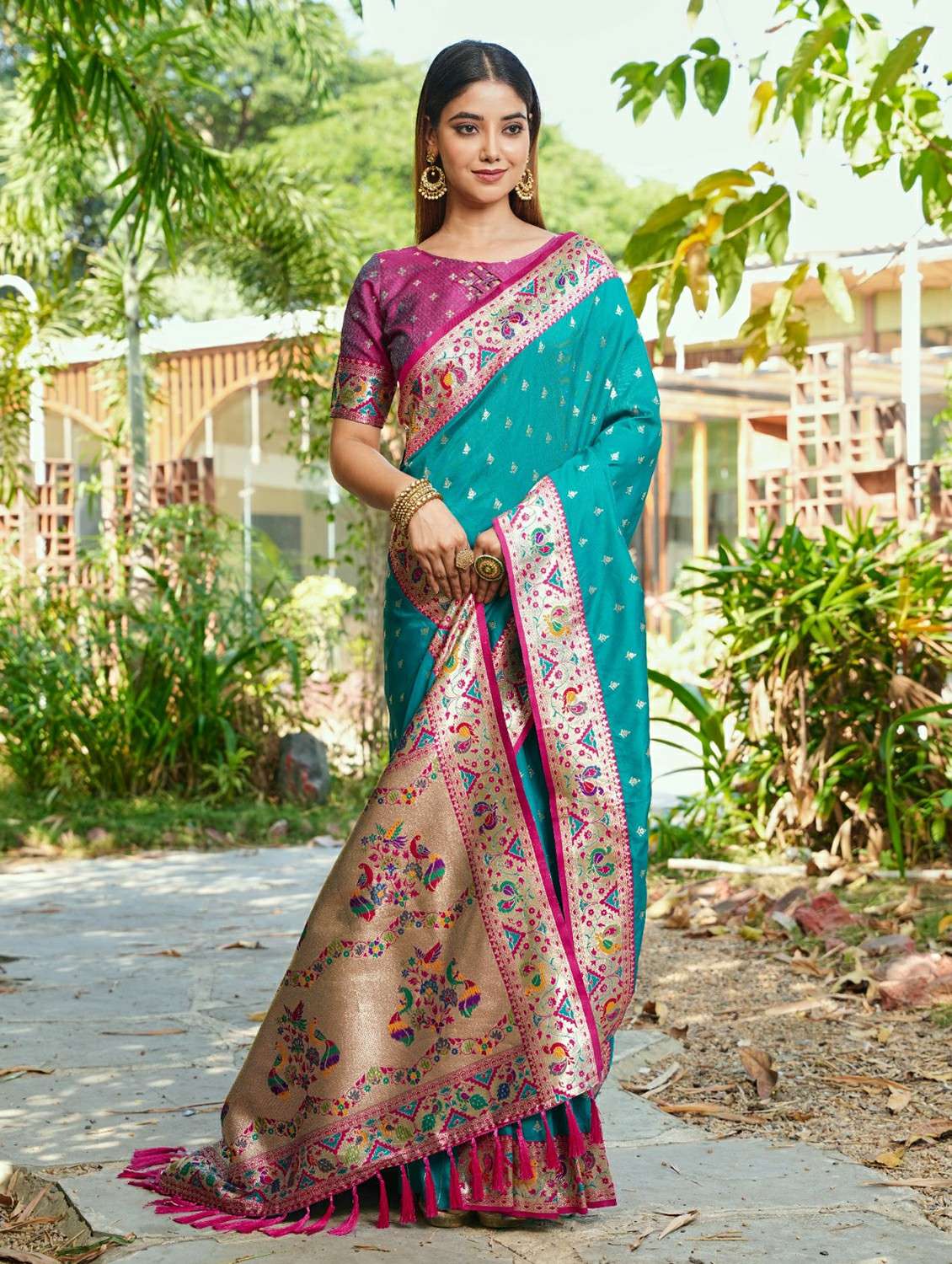 women self design paithani saree with blouse - 22453701 -  Standard Image - 4