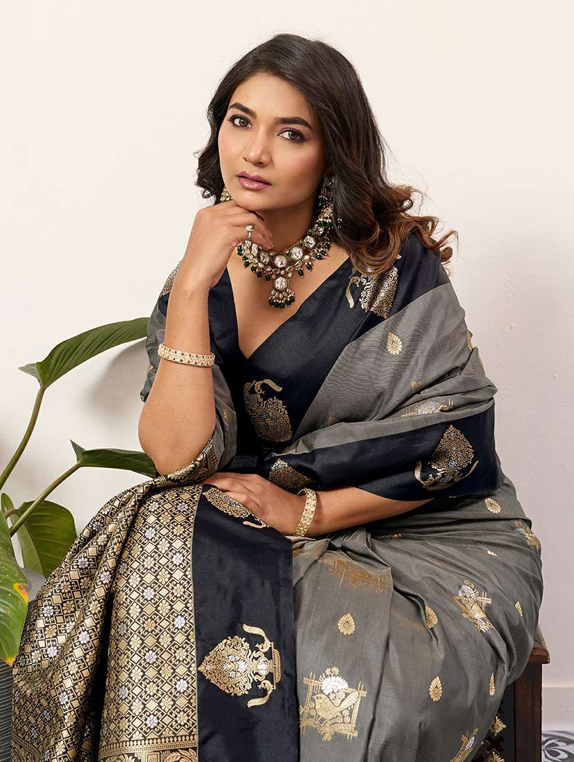women self design banarasi saree with blouse - 22453707 -  Standard Image - 1